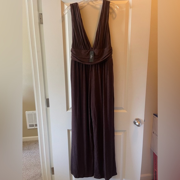Lulu’s Wide-Leg Jumpsuit - Picture 2 of 6